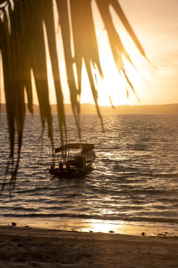 Innit Lombok Ekas Buitenkant foto